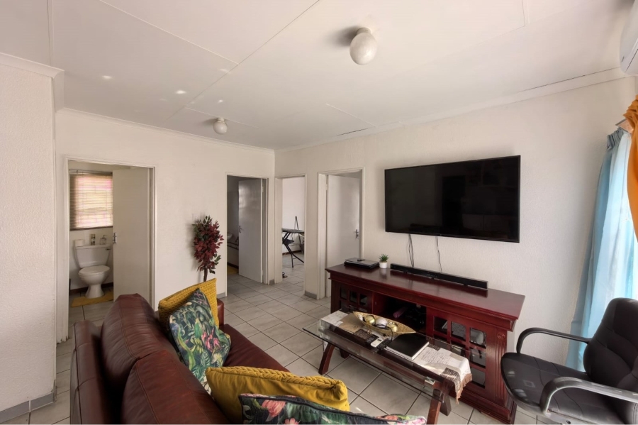 3 Bedroom Property for Sale in Roodepan Northern Cape
